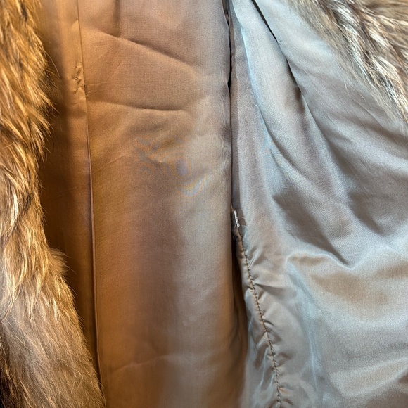 Weiss Racoon Fur Coat READ SIZE DESCRIPTION - Picture 4 of 8